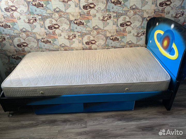 Спальный гарнитур