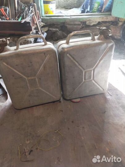 Канистры алюминиевые 20 литровые