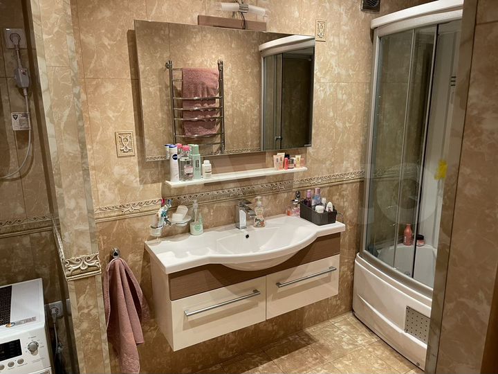 2-к. квартира, 70 м², 2/5 эт.