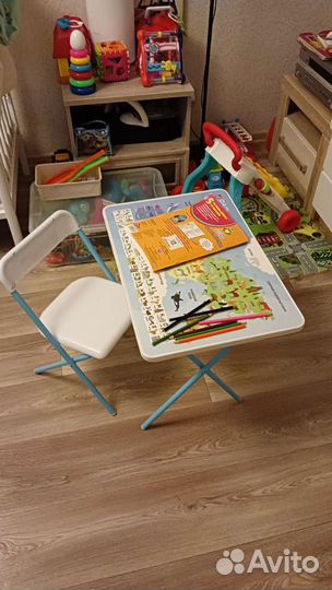 Детский стол и стул