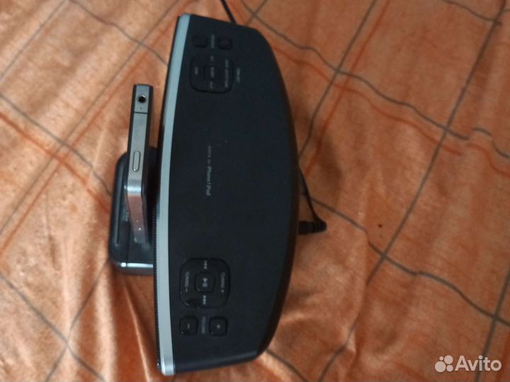 Док-станция с колонками Philips DC220/12