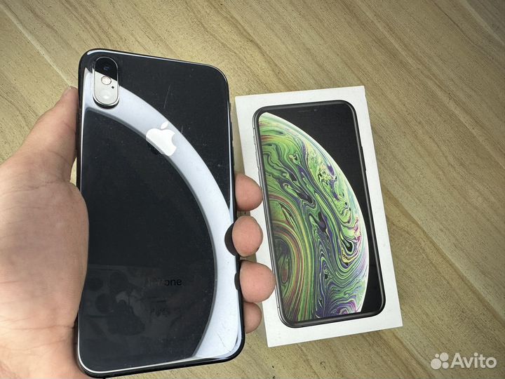 iPhone Xs, 64 ГБ