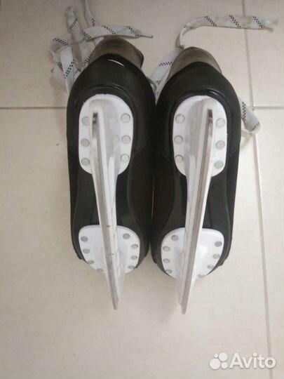 Коньки хоккейные 37,5 размер