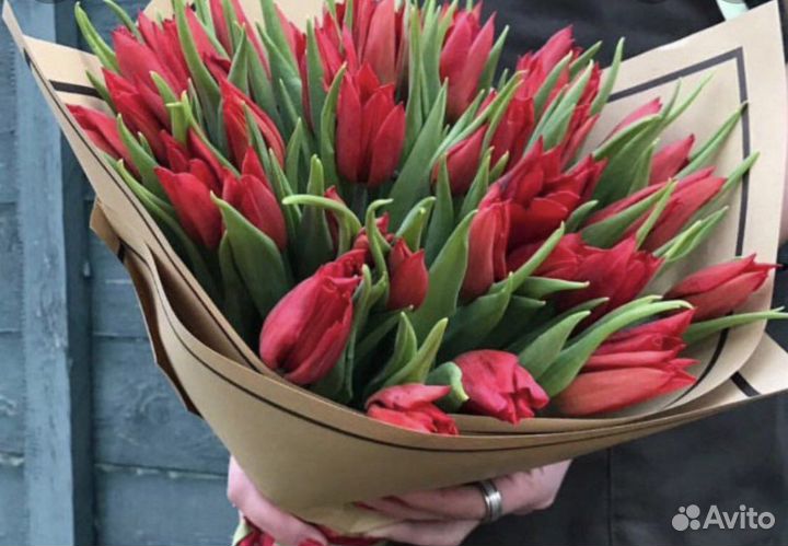Букет красных тюльпанов 15 21 25 31 51
