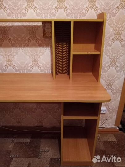 Компьютерный стол, письменный стол