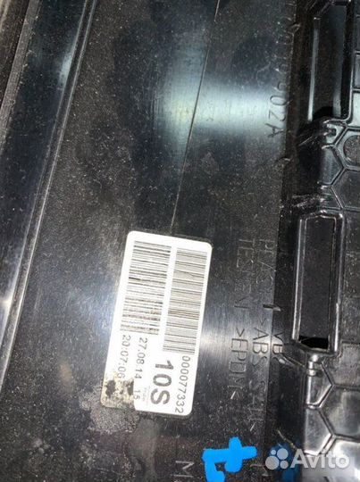 Накладка стойки передняя правая Skoda Octavia A7