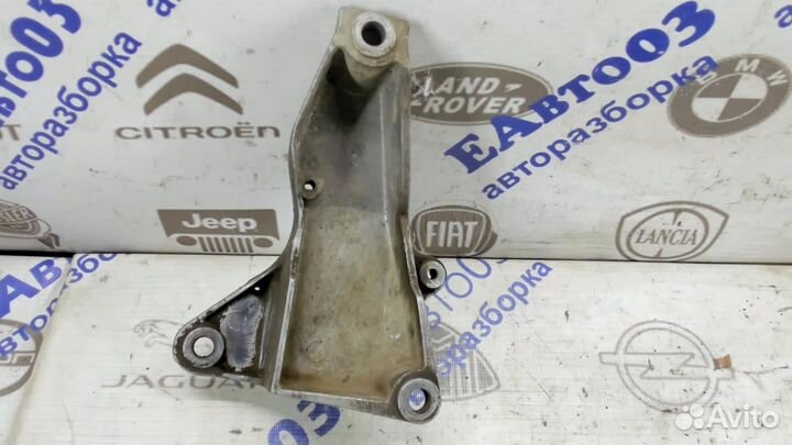 Кронштейн АКПП правый Audi A6 C5 1997-2004