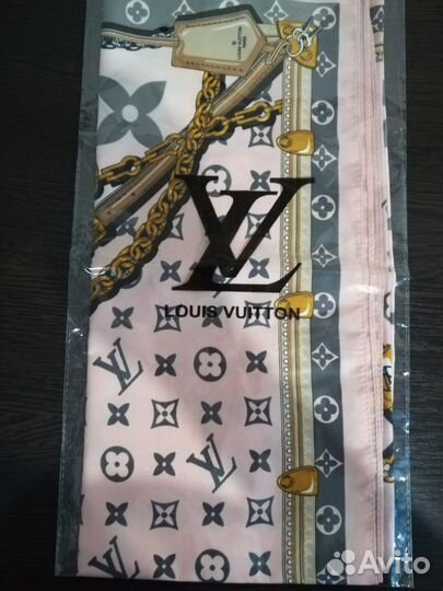 Шелковый платок Louis Vuitton