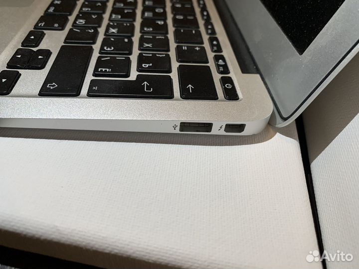 Apple MacBook Air 11 2014