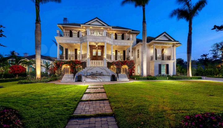 Дом 240 м² на участке 6 сот.