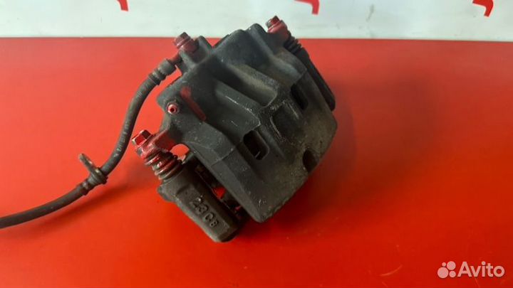 Суппорт передний правый Honda Elysion RR3 3.0 AT