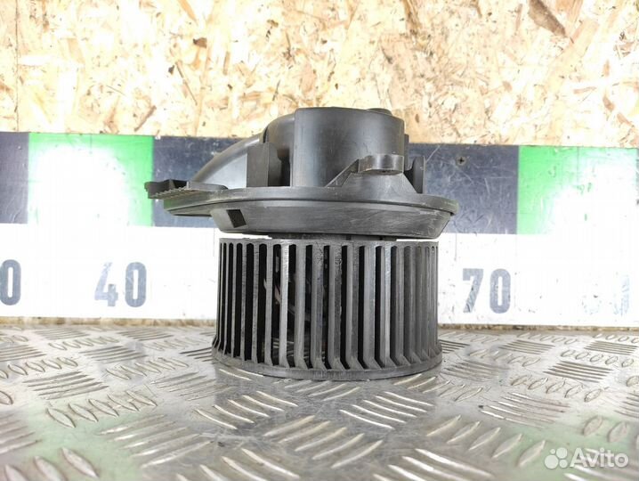 Моторчик отопителя Vito 1996-2003