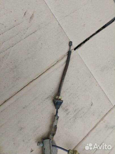 Трос ручника Ford Focus 1 седан 1.8 eudk 2004