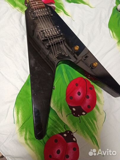 Электрогитара J&D v100