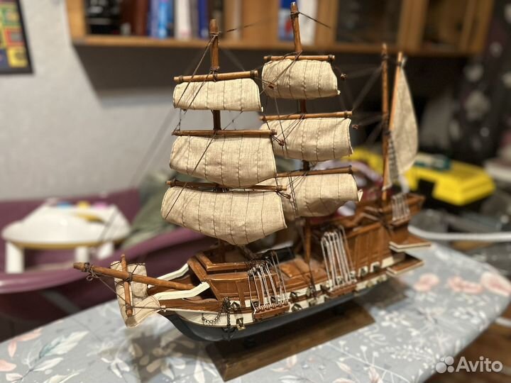 Модель корабля