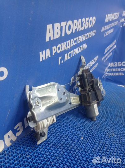 Задний левый стеклоподъёмник Peugeot 308 хэтчбек