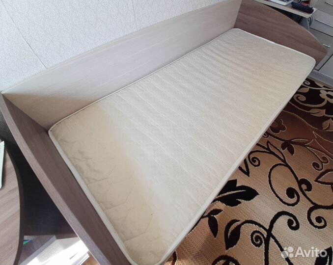Продам кровать