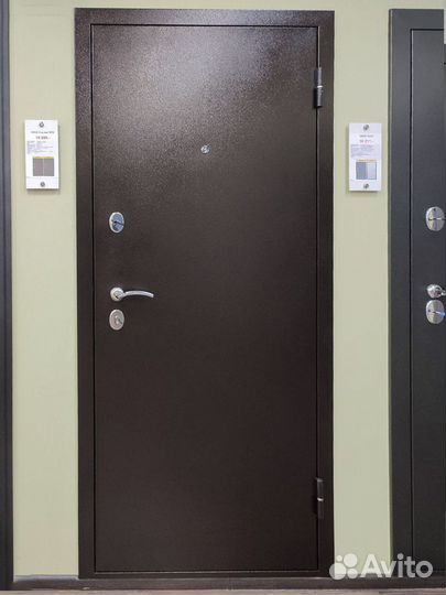 Входная металлическая дверь Ультра