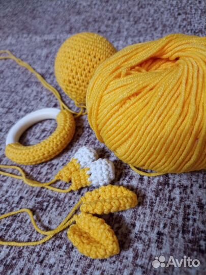 Погремушка вязаная, грызунок, подарок на выписку