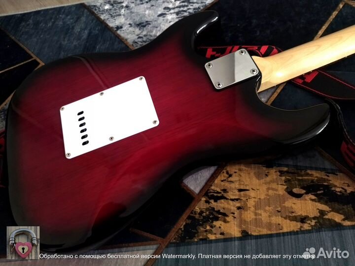 Электрогитара Стратокастер