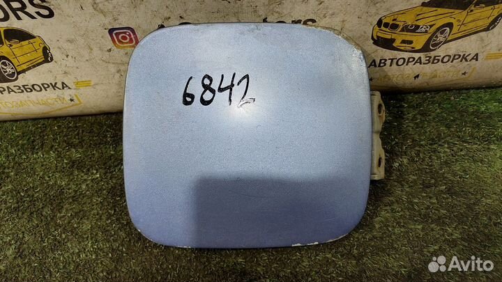 Лючок бензобака Mitsubishi Carisma I