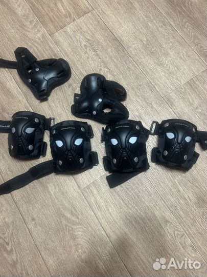 Налакотники и наколенники