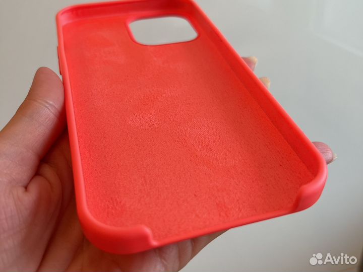 Чехол на iPhone 13