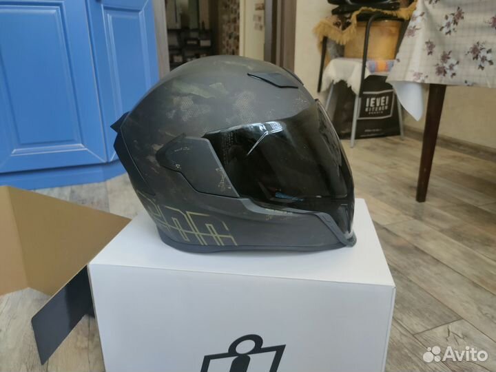 Топовый шлем Icon Airflite Mips Demo