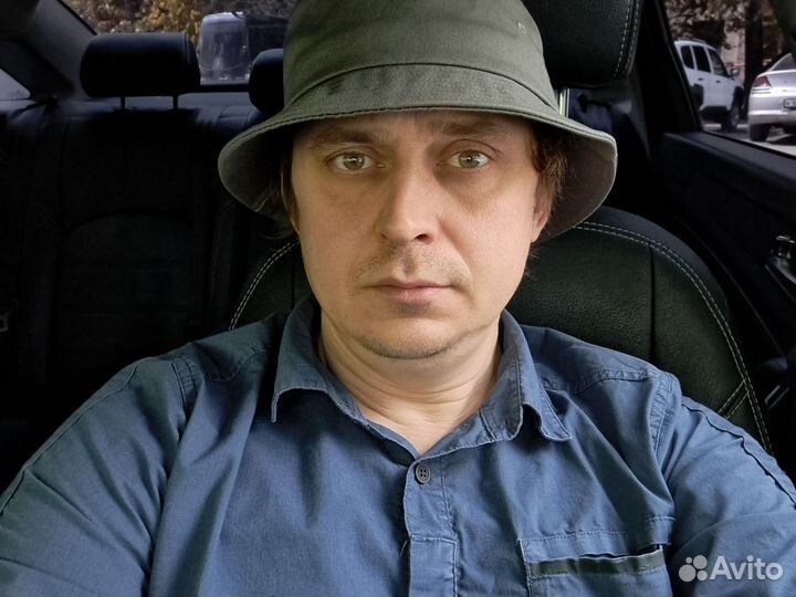 Монтажник секционных ворот