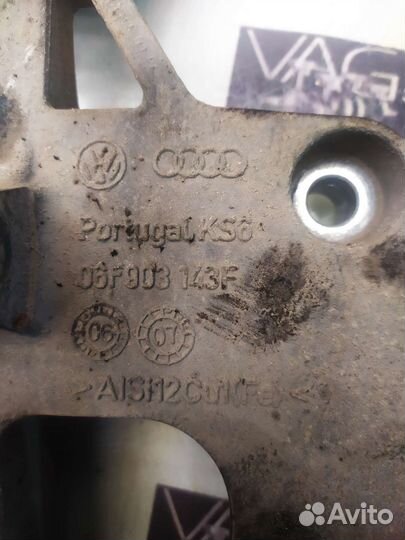 VAG Кронштейн генератора VW golf