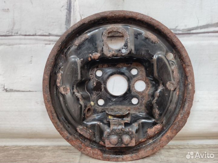 Щит опорный задний левый Aveo (T250)