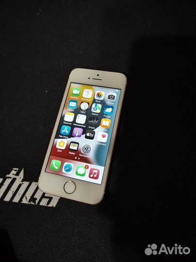 iPhone SE, 32 ГБ