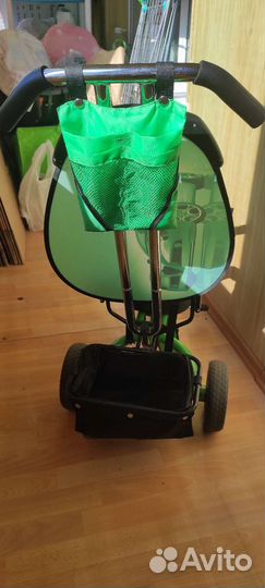 Детский трёх колесный велосипед с ручкой