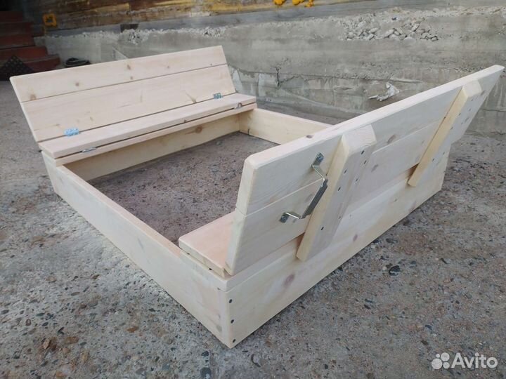 Песочница с крышкой