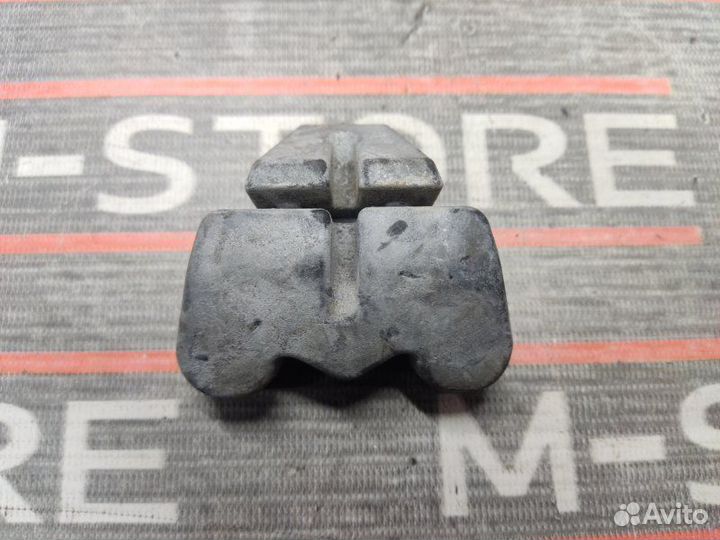 Крепление радиатора Bmw X5 E70 N52B30 2007