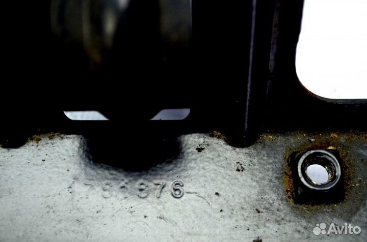 Петля люка бокового ящика кабины scania R-Series