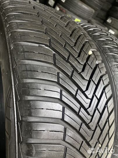 Continental AllSeasonContact 215/55 R17