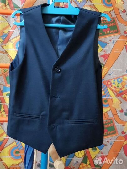 Костюм тройка на мальчика 122