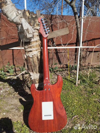 Мастеровая гитара модели stratocaster