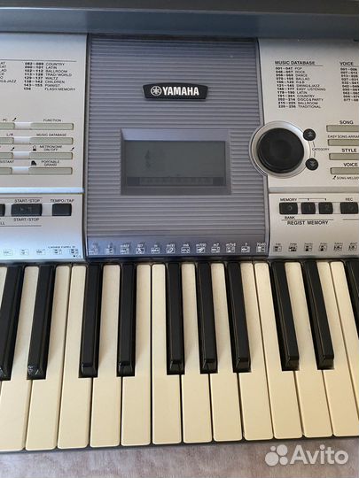 Синтезатор Yamaha psr E403 серебристый