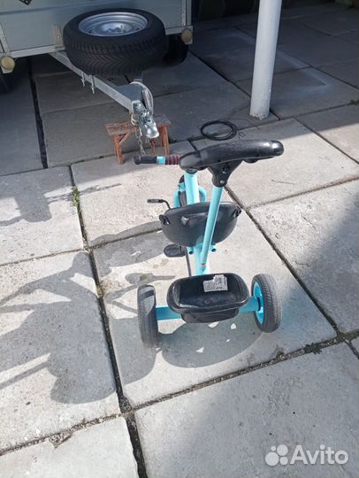 Велосипед трёхколёсный с ручкой