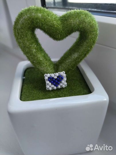 Фигурка из бисера в виде сердечка