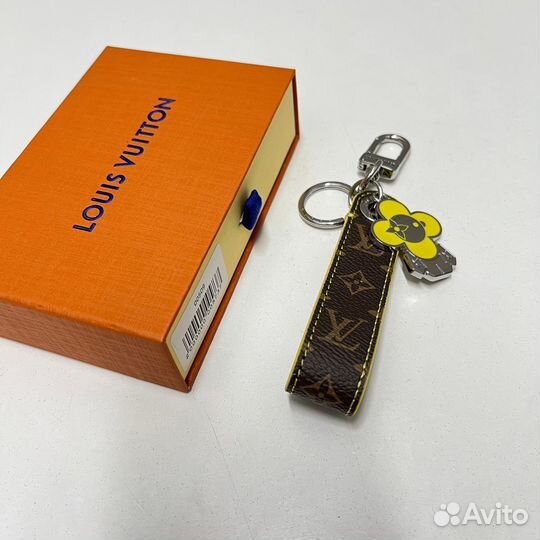 Брелок Louis Vuitton с желтым цветочком