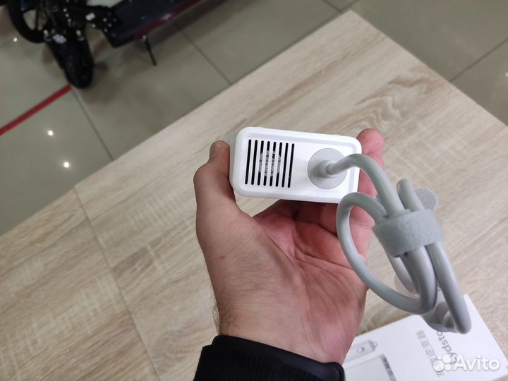 Автомобильный инвертор Lydsto