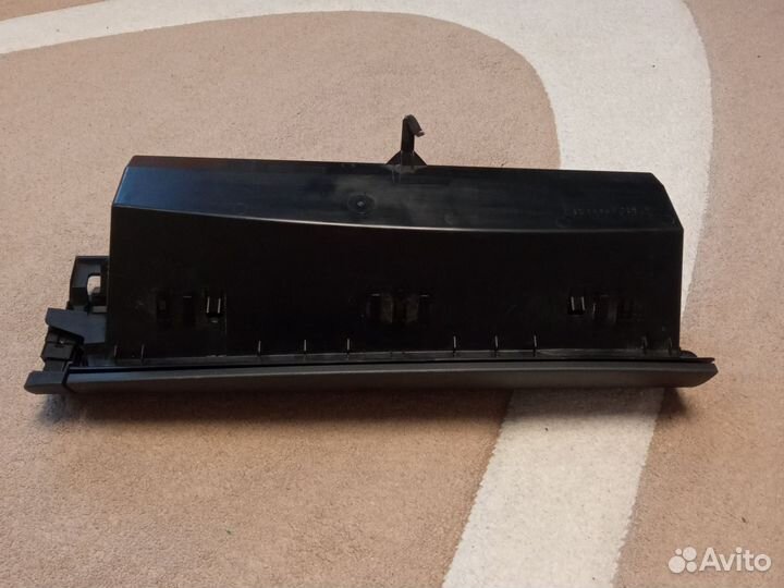 Бардачок Toyota Verso 1 поколение (2009-2013)