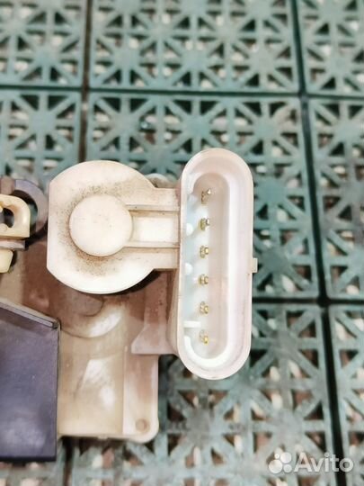 Замок двери передней правой Fiat Punto II 6-pin