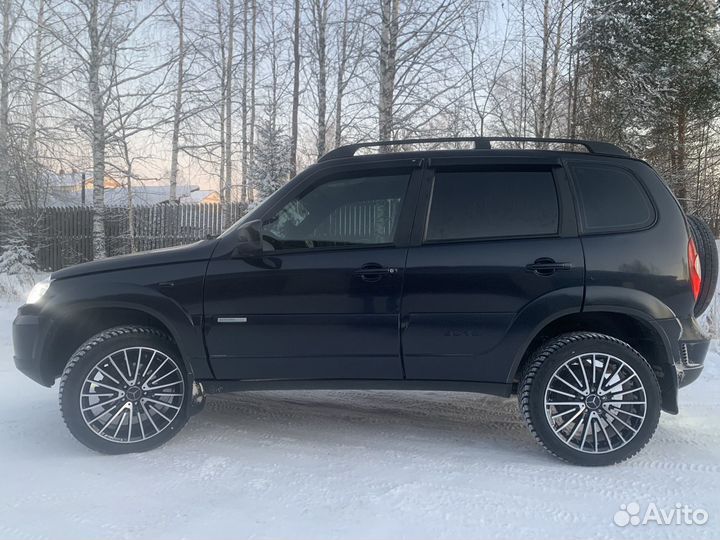 Pirelli Ice Zero 2 235/45 R18 98