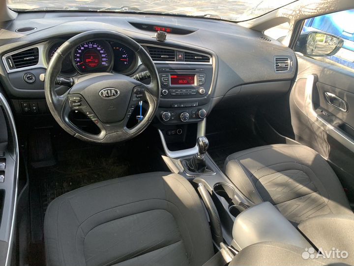 Kia Ceed 1.6 МТ, 2017, битый, 63 500 км