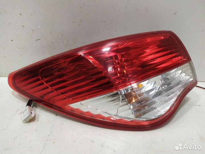 Фонарь задний наружный левый nissan almera (G15)