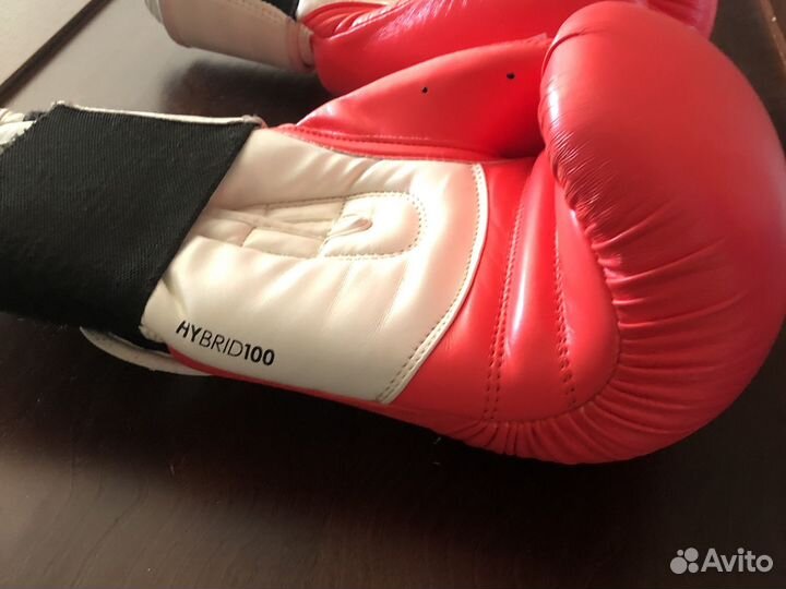 Боксерские перчатки adidas